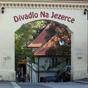 Divadlo Na Jezerce