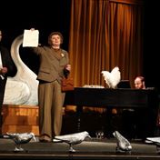 Foto: Ivan Kahún. Je úchvatná! - Jan Hrušínský, Libuše Švormová, Jitka Sedláčková, Václav Tobrman