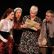 DNJ Komedianti kLara Issova Kristyna Hrusinska Miluse Splechtova a Petr Vacek foto Ivan Kahun