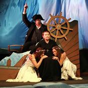 DNJ Komedianti Klara Issova Vera Kubankova Kristyna Hrusinska a Jan Hrusinsky foto Ivan Kahun