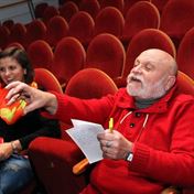 Foto ze zakulisi Ivan Kahun - Arnost Goldflam dava pripominky