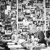 První čtení - a od teď až do premiéry! Na tu se těšte 5. března!