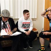 Střídačka před premiérou