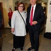 Nekdejsi nejoblibenejsi premier CR - Jan Fischer s choti Danou