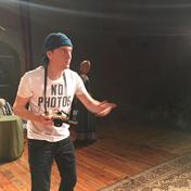 Michal Kern jako Max Laun alias fotograf Kamča. 