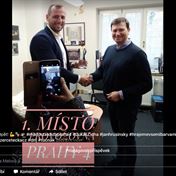 Místostarosta Lukáš Zicha nám předal cenu a gratuloval k vítězství v anketě o nejlepší firmu Prahy 4. Děkujeme.
