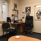 Úklid po proběhlé sezóně proběhl i v kanceláři pana ředitele.