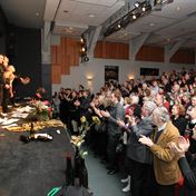 Jedna z premier na Jeziku. Tentokrat divakum dekuje Villon.