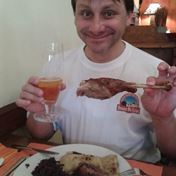 Zajezd Praskni do bot na Slovesko Radek Holub se svoji porci husy