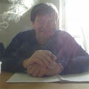 Za mlhou hustou tak, ze by se dala krajet...je pan reditel.