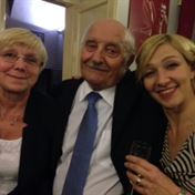 Jana Mala s maminkou a panem Josefem Somrem po predstaveni Vysila studio Jezerka