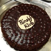 Dort od paní pokladní Ireny Neradové pro všechny na střídačku - a zaprášilo se!