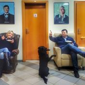 … a po zdobení divadelního stromečku přišla zasloužená siesta s dortíkem.