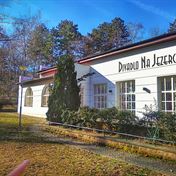 JARO V DIVADLE NA JEZERCE