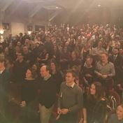 Standing pro oslavence Martina Sittu po inscenaci Charleyova teta