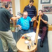 Ladislav Greiner, Jaroslav Dušek, Jan Hrušínský, Ondřej Smeykal - úl plný pilných včel! SLÁVA STROJŮ A MĚST UŽ 24. LEDNA V DIVADLE NA JEZERCE