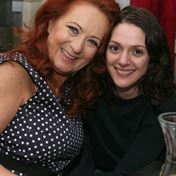 Simona Stasova s Klarou Issovou - premiery na Jezerce